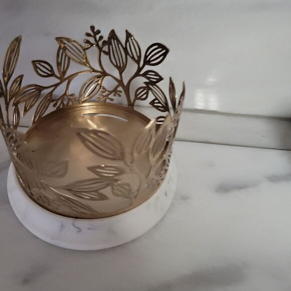 Bath & Body Works Gold Vine Leaf 3-Wick Candle Holder Sleeve - Picture 3 of 7